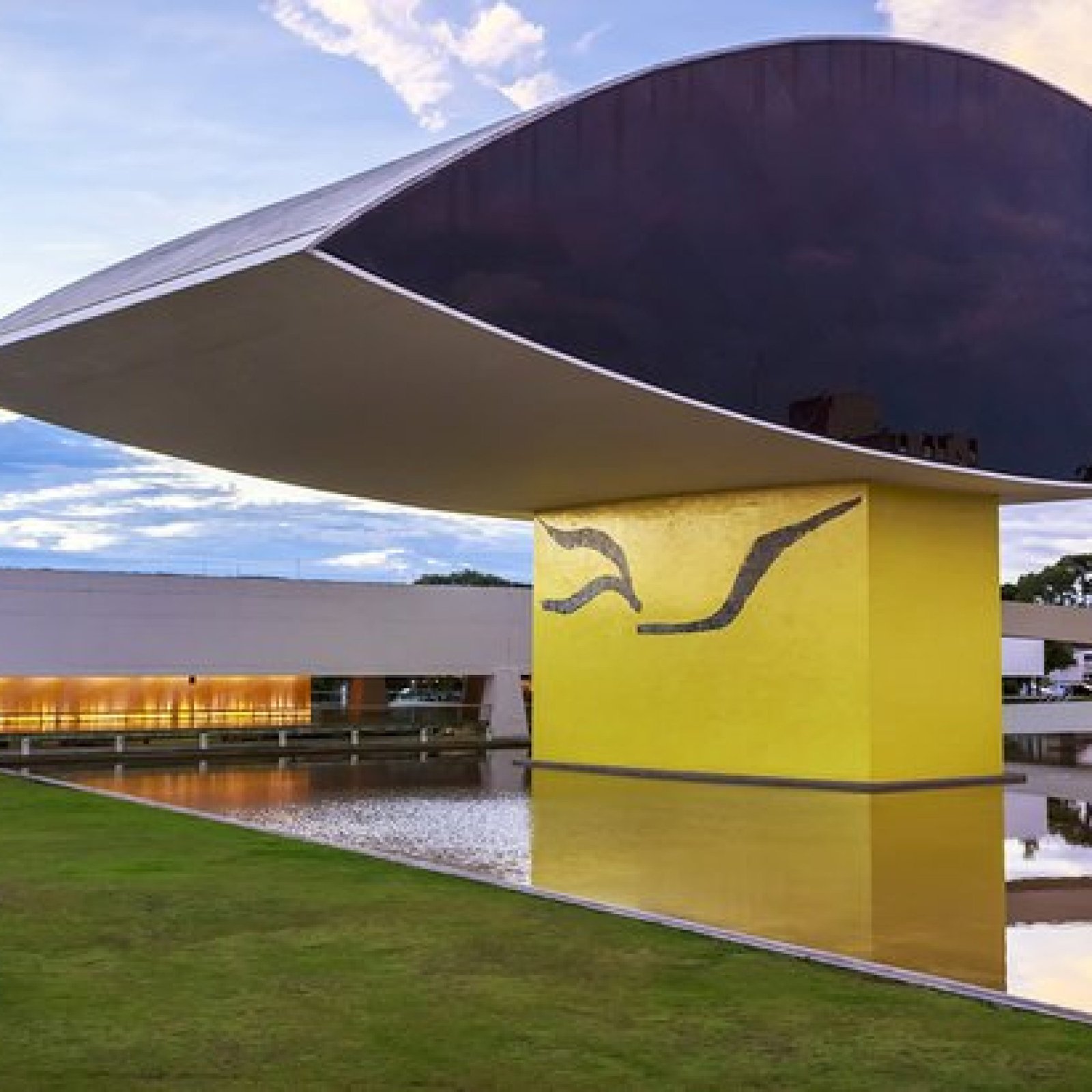 Museu Oscar Niemeyer, Curitiba